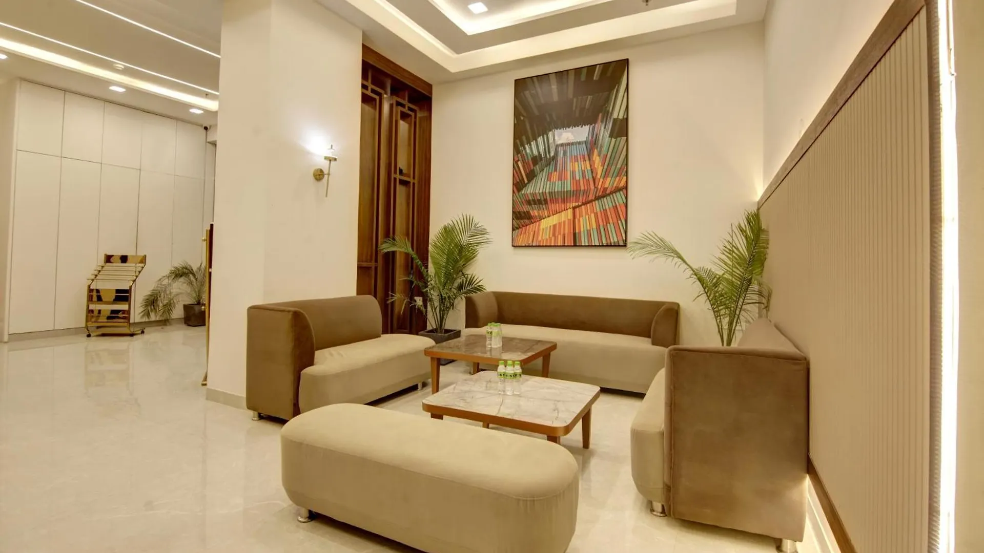 Saltstayz Premier - Golf Course Extension Road Gurgaon