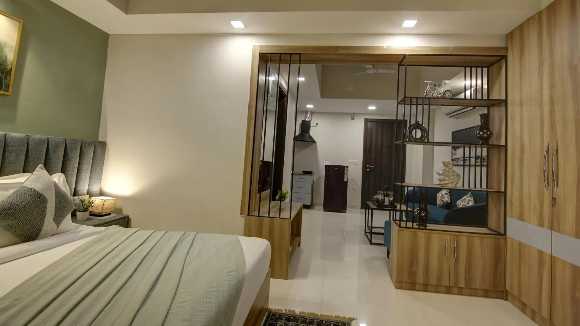 Saltstayz Premier - Golf Course Extension Road Gurgaon India